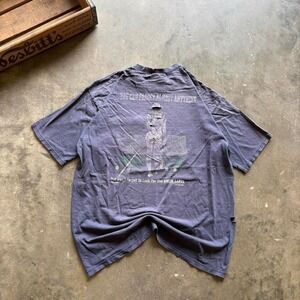 Vintage 90s distressed and faded Union Label Tee Shirt Size XL (22x28.5)